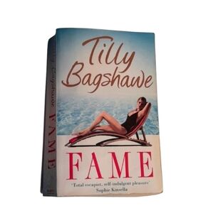 💚 Beach Girly Book 💋 FAME by Tilly Bagshawe